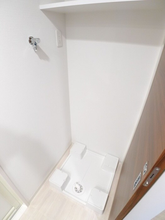 物件内観写真12　(洗濯機置場)