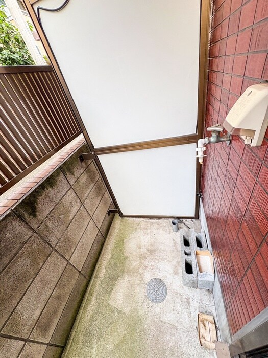 物件内観写真16　(洗濯機置場)