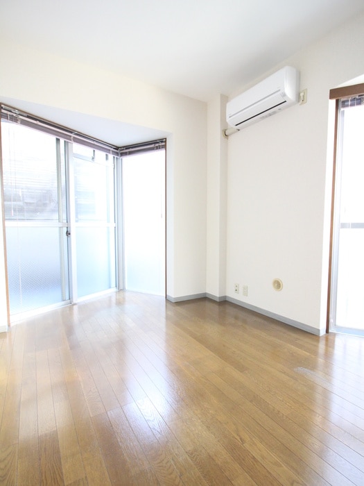 物件内観写真3　(居室)