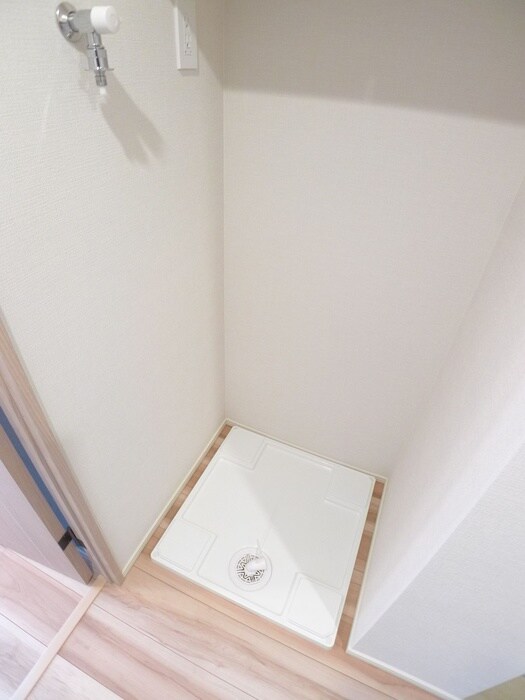 物件内観写真11　(洗濯機置場)