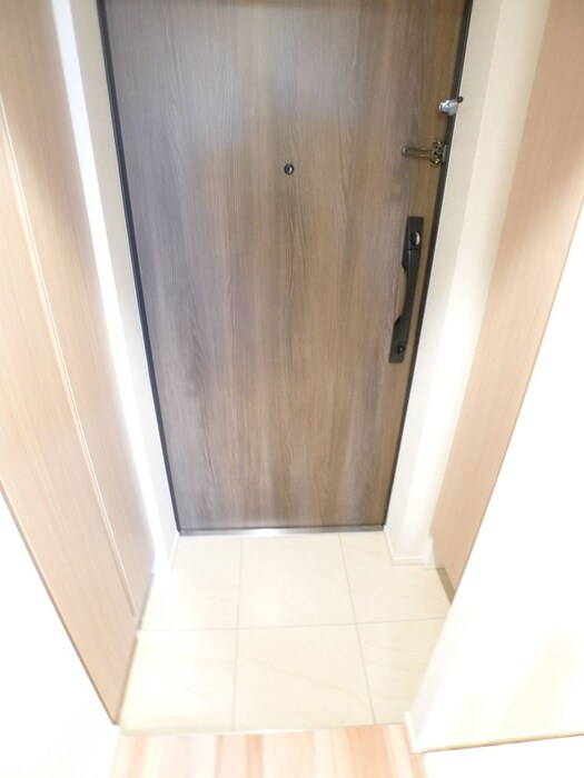 物件内観写真17　(玄関)