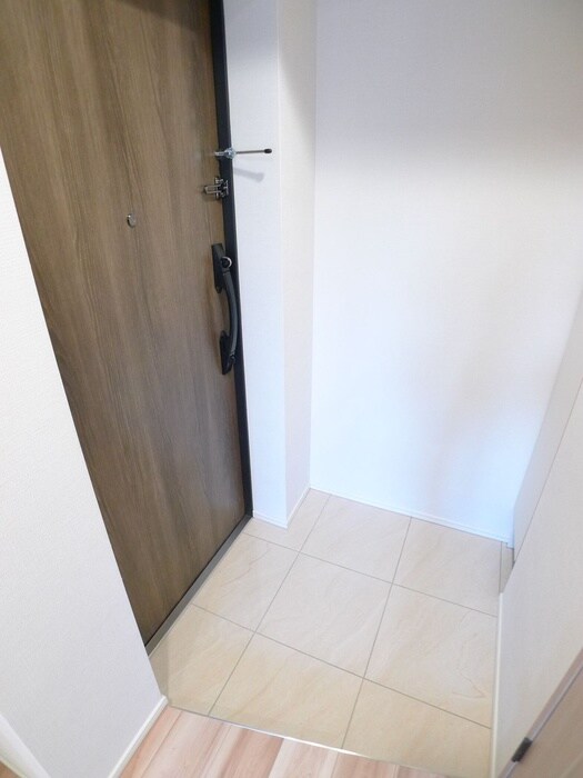 物件内観写真18　(玄関)