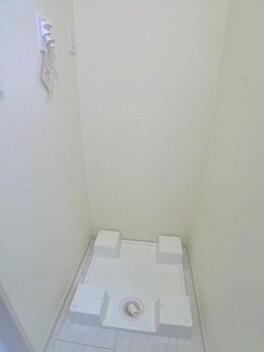 物件内観写真11　(洗濯機置場)