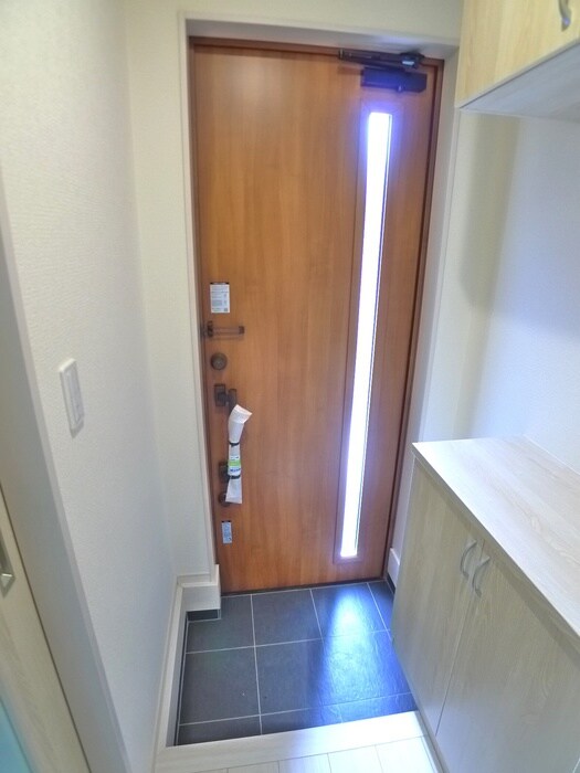 物件内観写真16　(玄関)