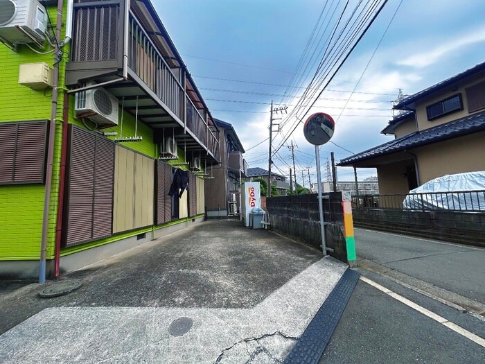 物件外観写真5　(駐車場)