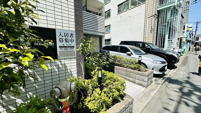 物件外観写真4　(エントランス部分)