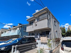ホワイト　ヴィラⅡ外観写真