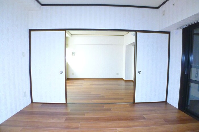 物件内観写真10　(居室)