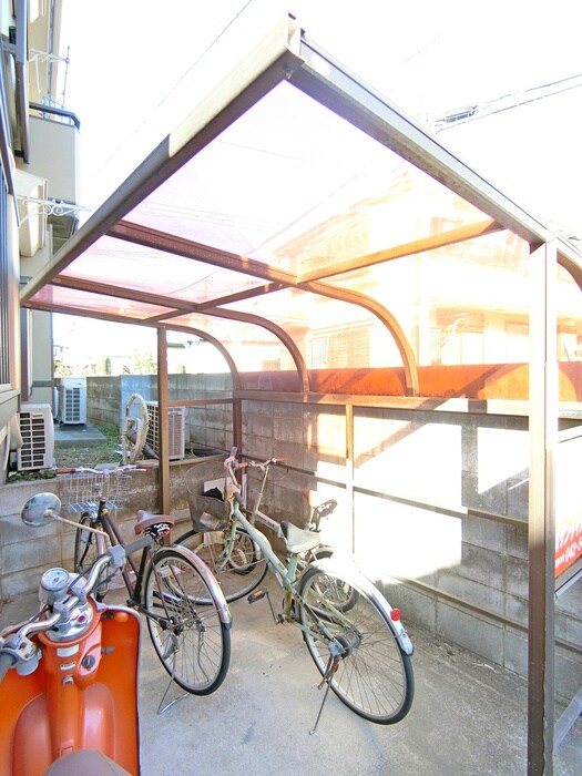 物件外観写真3　(駐輪場)