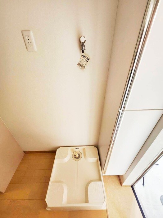 物件内観写真13　(洗濯機置場)