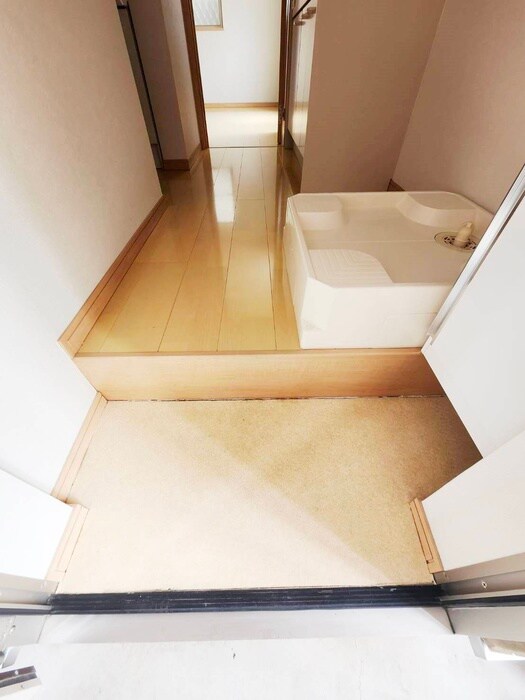 物件内観写真16　(玄関)