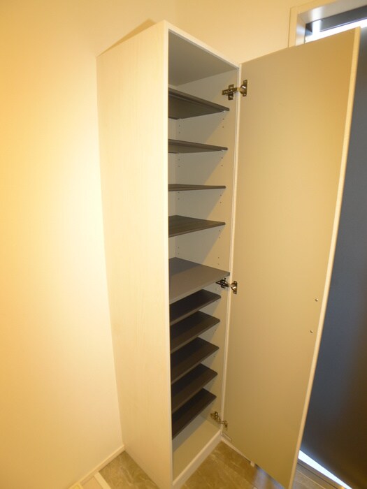 物件内観写真4　(靴箱)