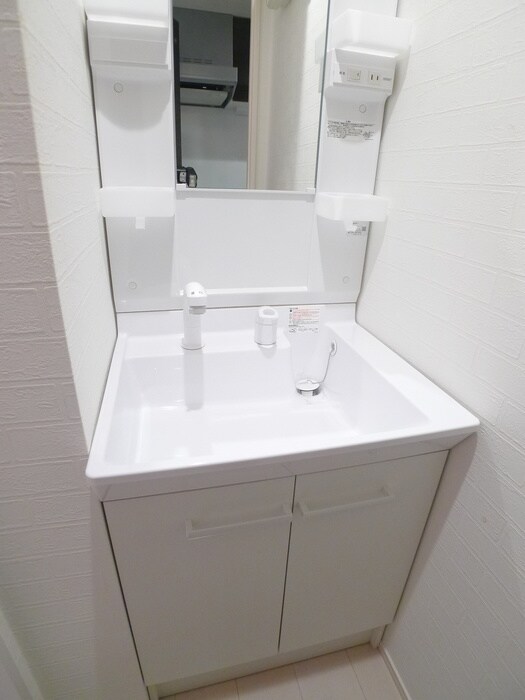 物件内観写真8　(洗面)