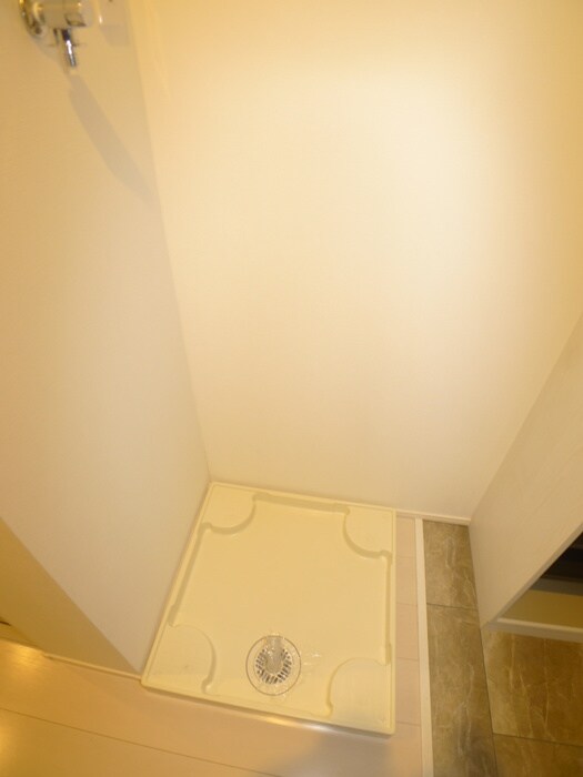 物件内観写真14　(洗濯機置場)