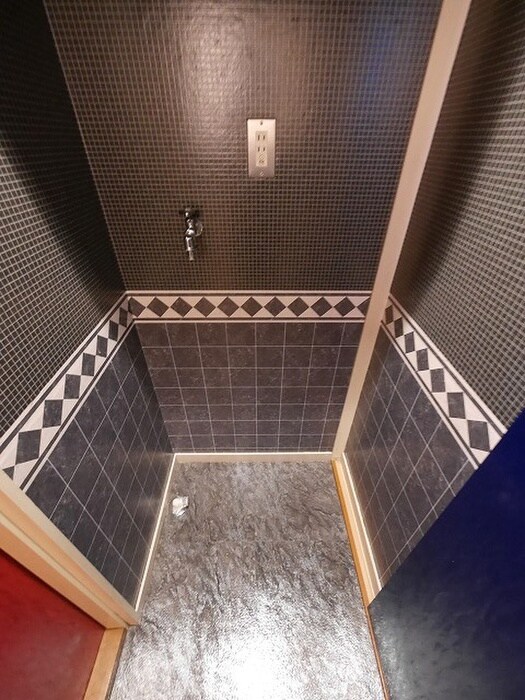 物件内観写真12　(洗濯機置場)