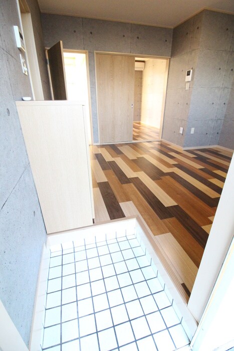 物件内観写真14　(玄関)