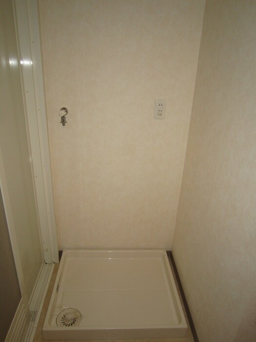 物件内観写真14　(洗濯機置場)