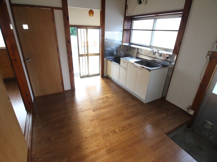 物件内観写真8　(居室)