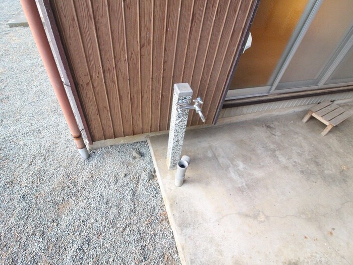 物件内観写真10　(洗濯機置場)