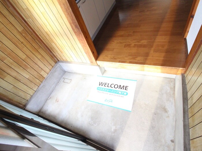 物件内観写真17　(玄関)