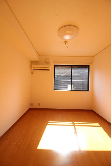 物件内観写真6　(居室)