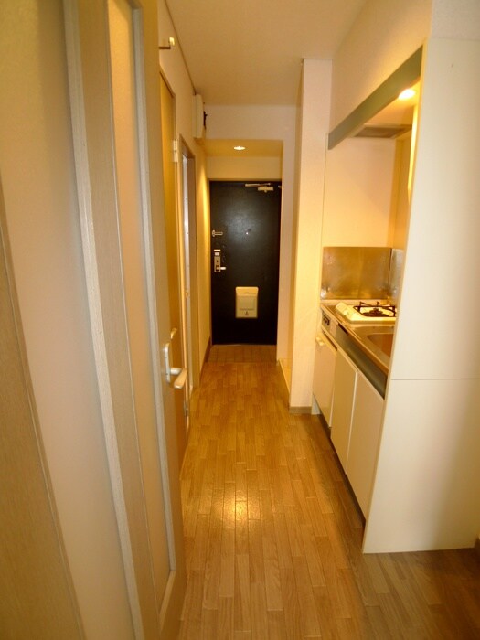 物件内観写真12　(玄関)