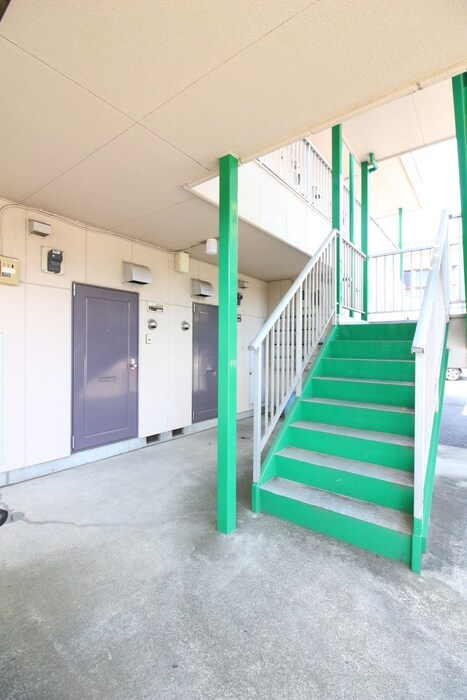 物件外観写真3　(エントランス部分)