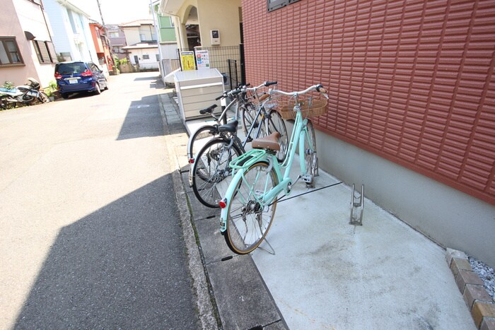 物件外観写真6　(駐輪場)