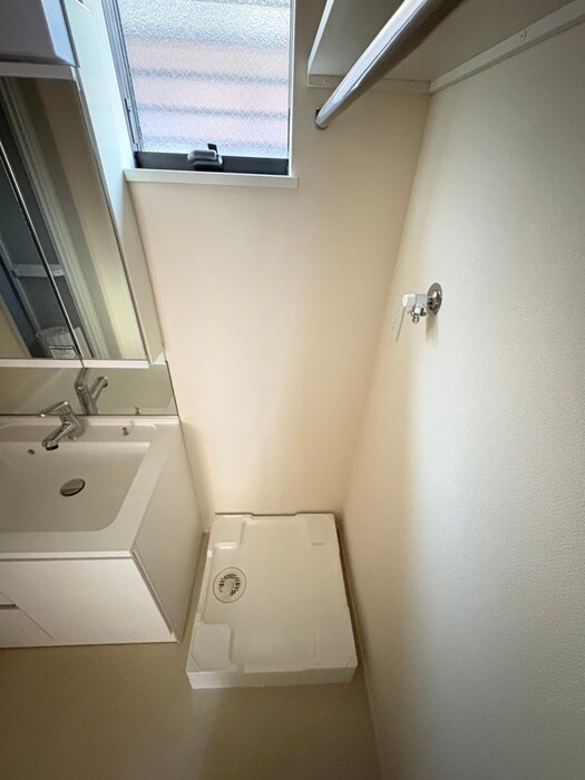 物件内観写真13　(洗濯機置場)