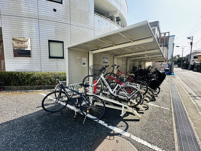 物件外観写真5　(駐輪場)