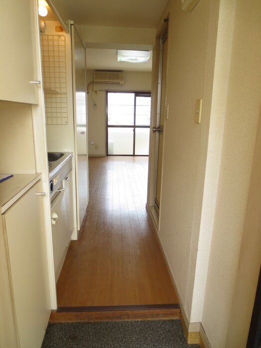 物件内観写真7　(玄関)