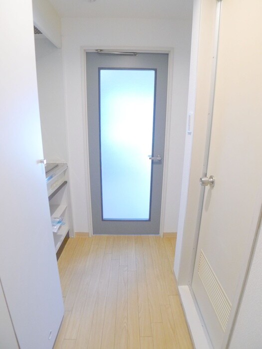 物件内観写真8　(廊下)