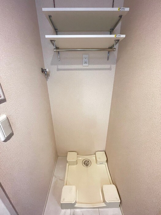 物件内観写真18　(洗濯機置場)