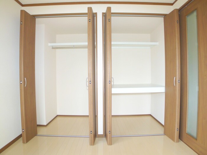 物件内観写真12　(収納)