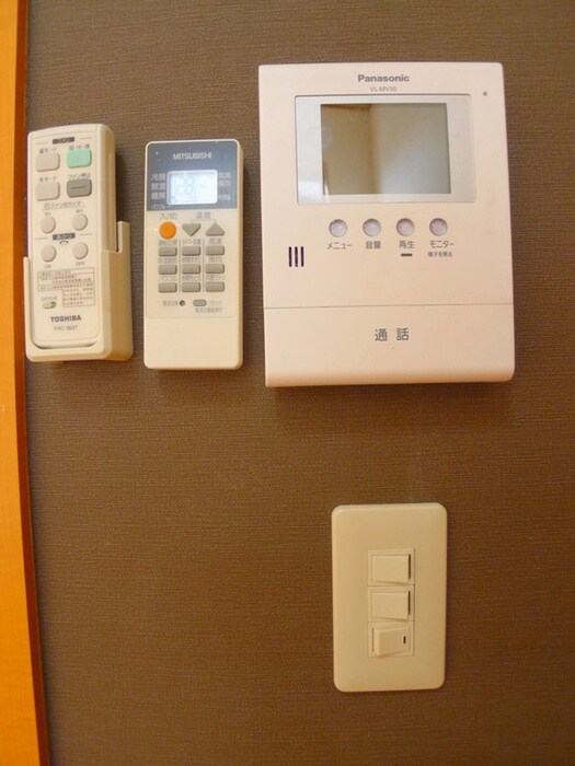 物件内観写真13　(玄関)