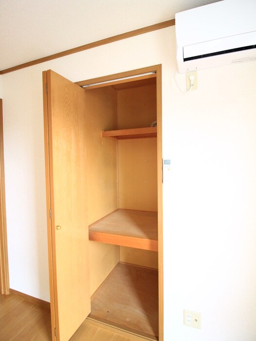 物件内観写真15　(収納)