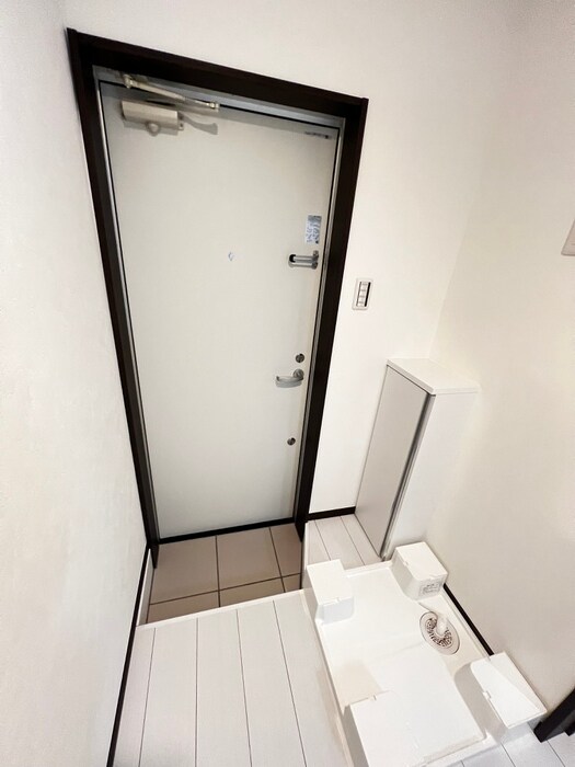 物件内観写真12　(玄関)
