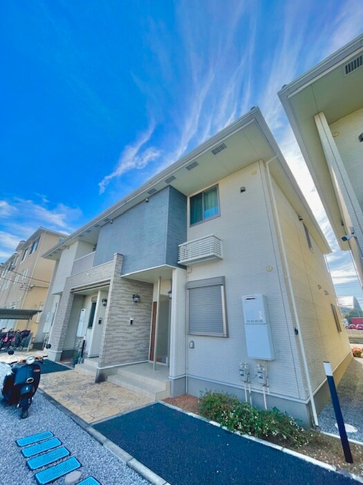 物件外観写真1　(外観写真)