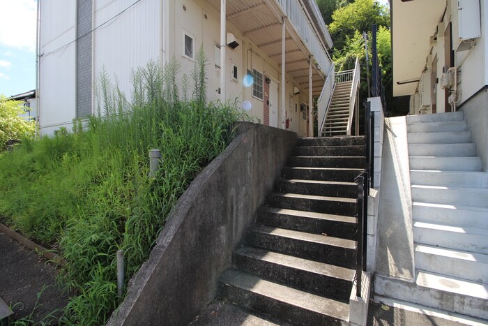 物件外観写真5　(エントランス部分)