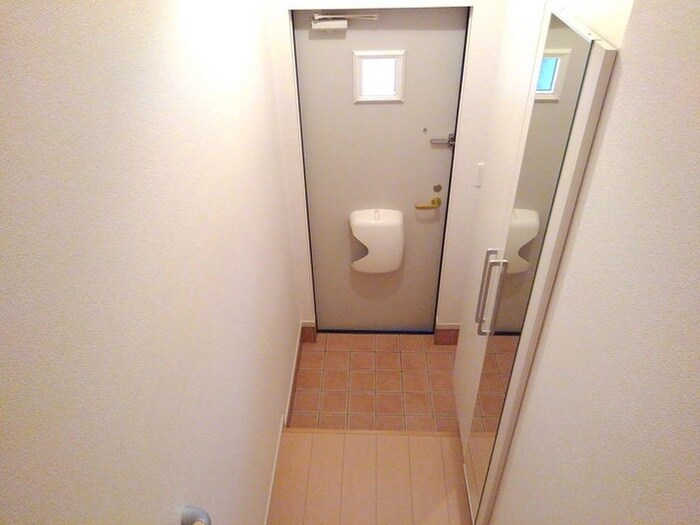 物件内観写真14　(玄関)