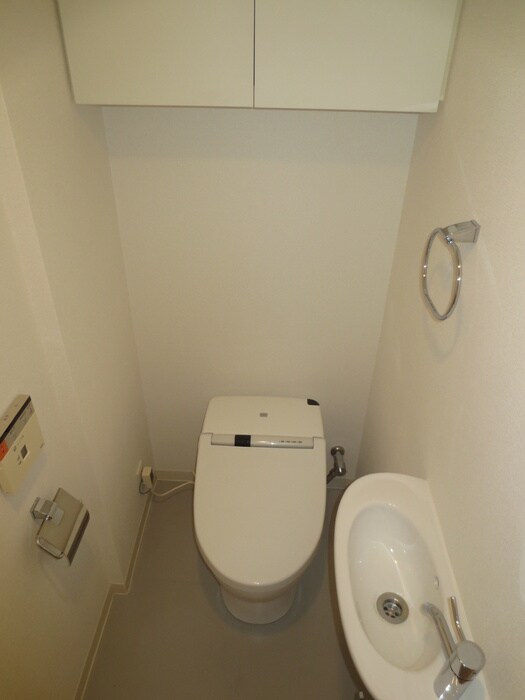 物件内観写真8　(トイレ)