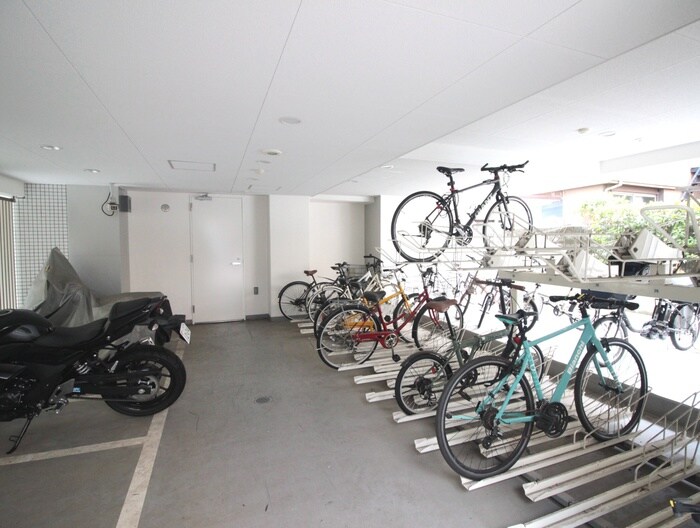 物件外観写真5　(駐輪場)