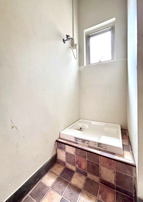 物件内観写真12　(洗濯機置場)