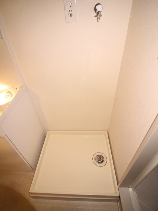 物件内観写真11　(洗濯機置場)