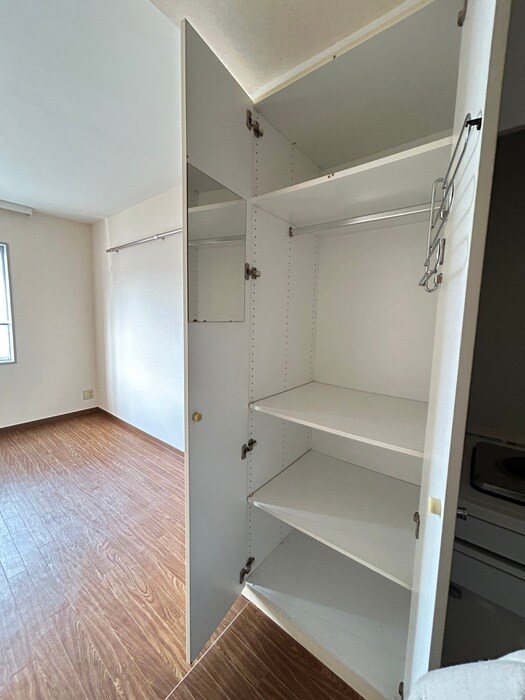 物件内観写真12　(収納)