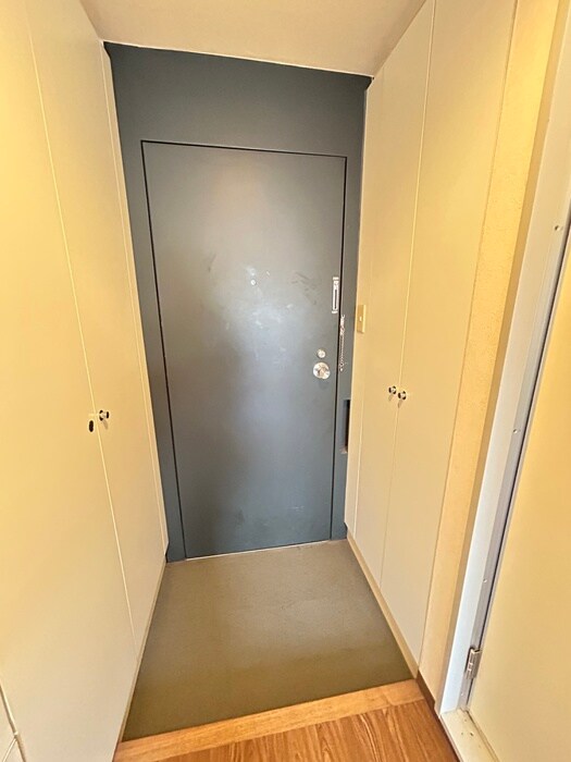 物件内観写真13　(玄関)