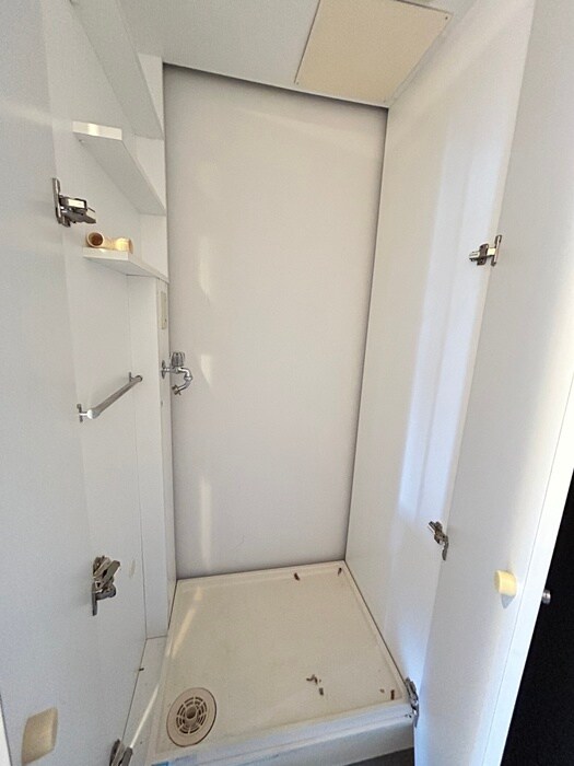 物件内観写真16　(洗濯機置場)