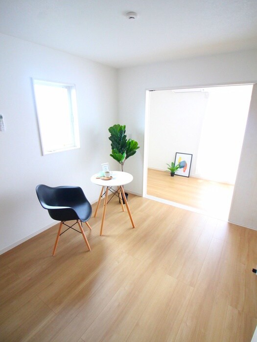 物件内観写真8　(居室)