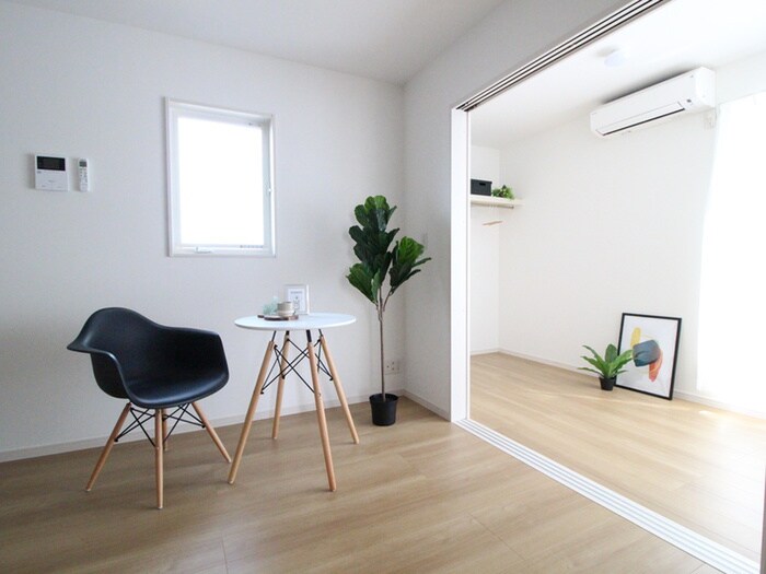 物件内観写真9　(室内からの展望)