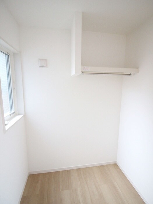 物件内観写真11　(収納)